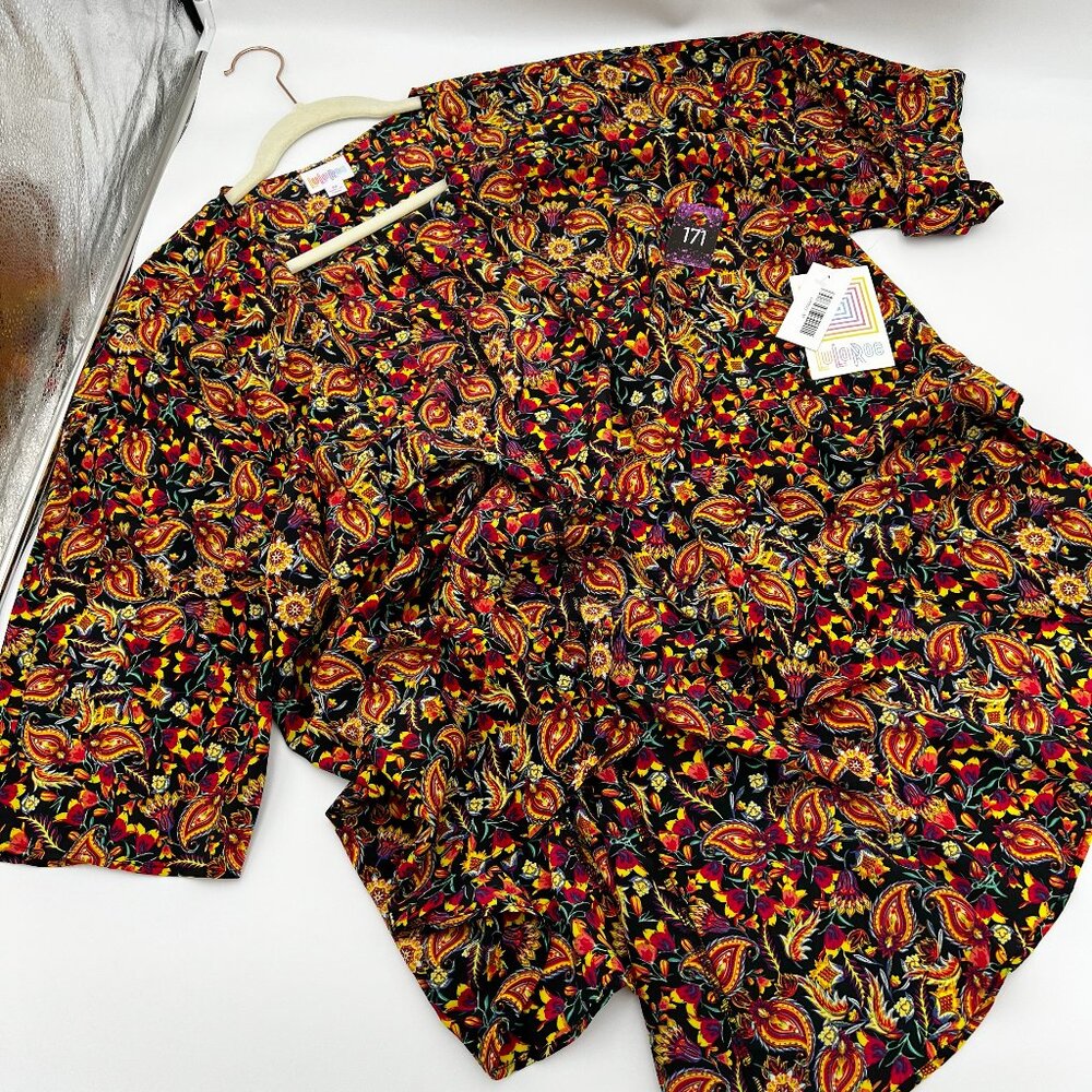 New With Tags LuLaRoe Lindsay kimono styled cardigan in medium (10-18)